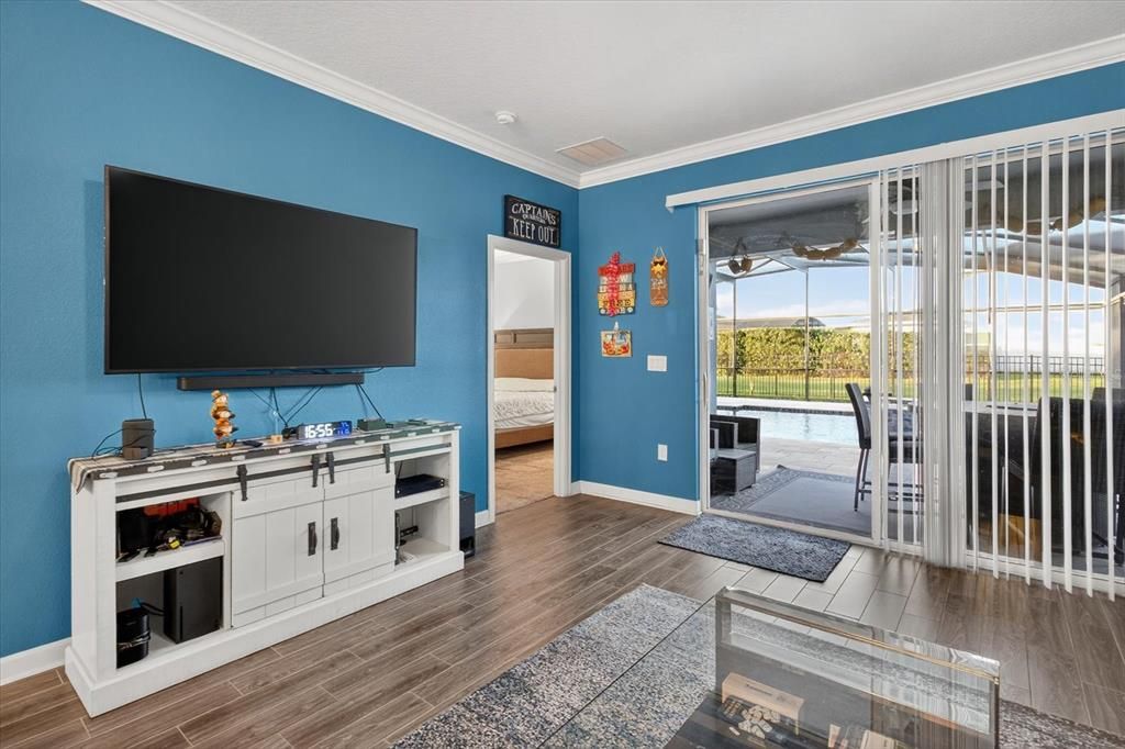 For Sale: $569,999 (4 beds, 2 baths, 2089 Square Feet)