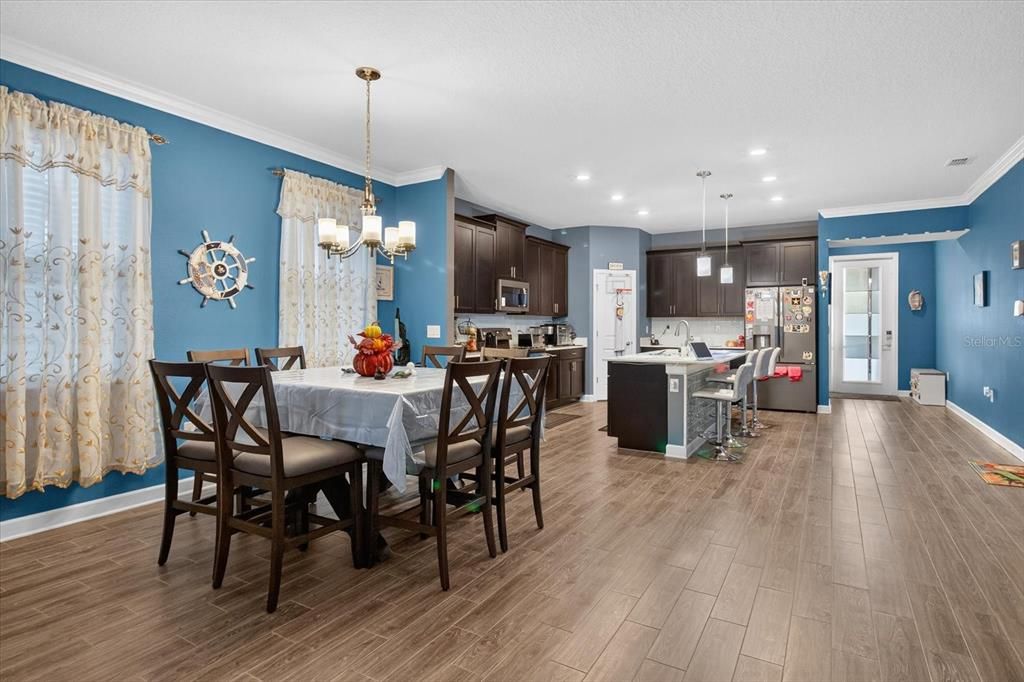 For Sale: $569,999 (4 beds, 2 baths, 2089 Square Feet)