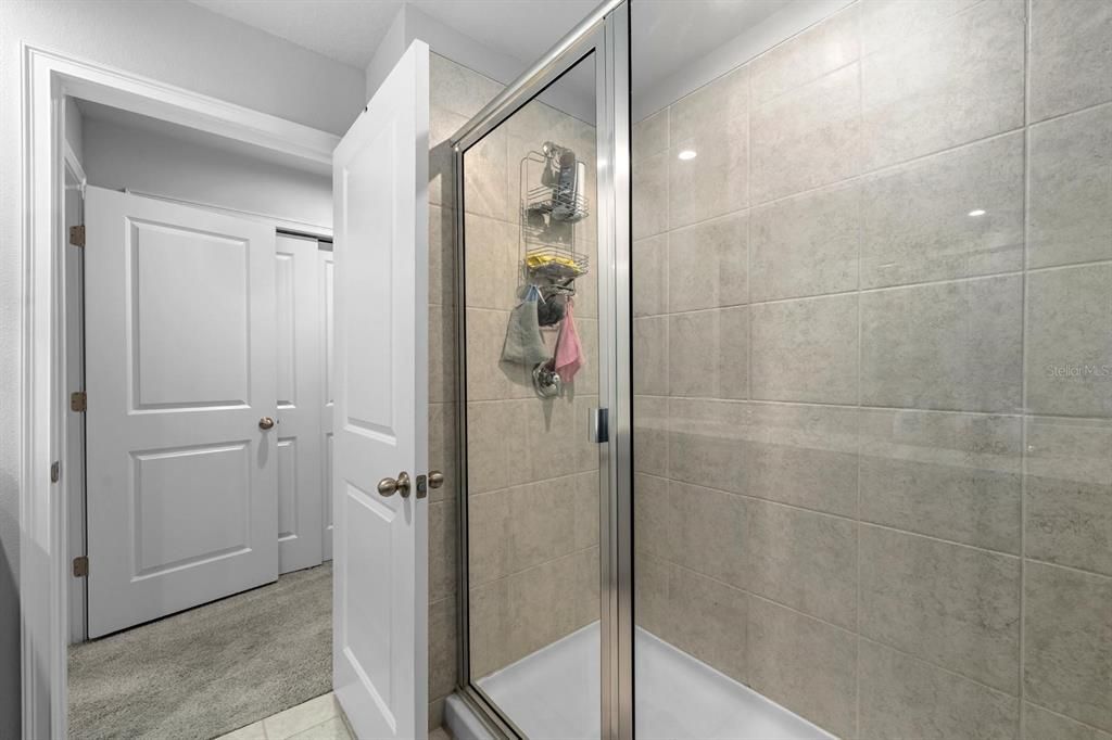 合同活跃: $2,300 (3 贝兹, 2 浴室, 1888 平方英尺)