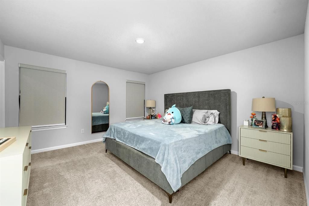 合同活跃: $2,300 (3 贝兹, 2 浴室, 1888 平方英尺)