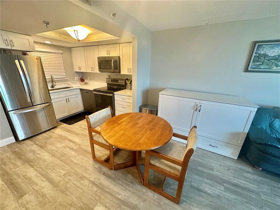 出租: $1,950 (1 贝兹, 1 浴室, 733 平方英尺)