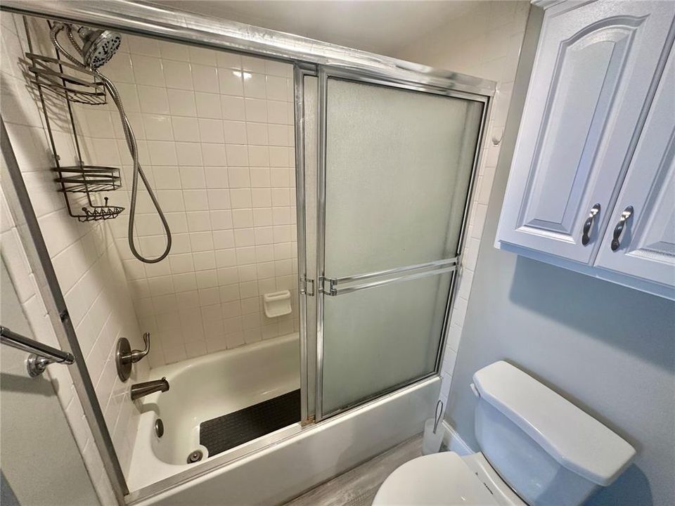 出租: $1,950 (1 贝兹, 1 浴室, 733 平方英尺)