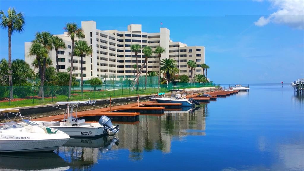 出租: $1,950 (1 贝兹, 1 浴室, 733 平方英尺)