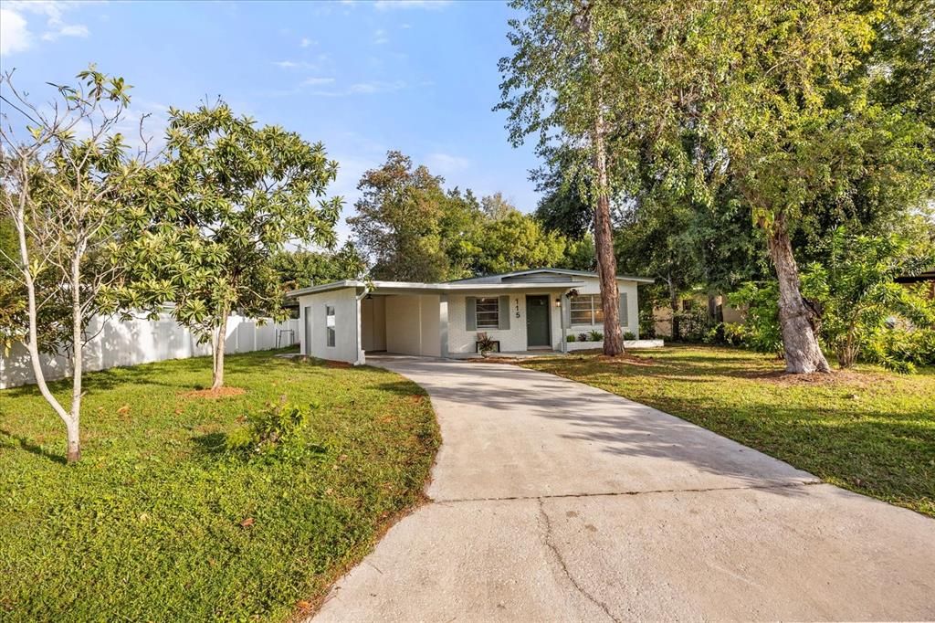 For Sale: $364,999 (4 beds, 2 baths, 1732 Square Feet)