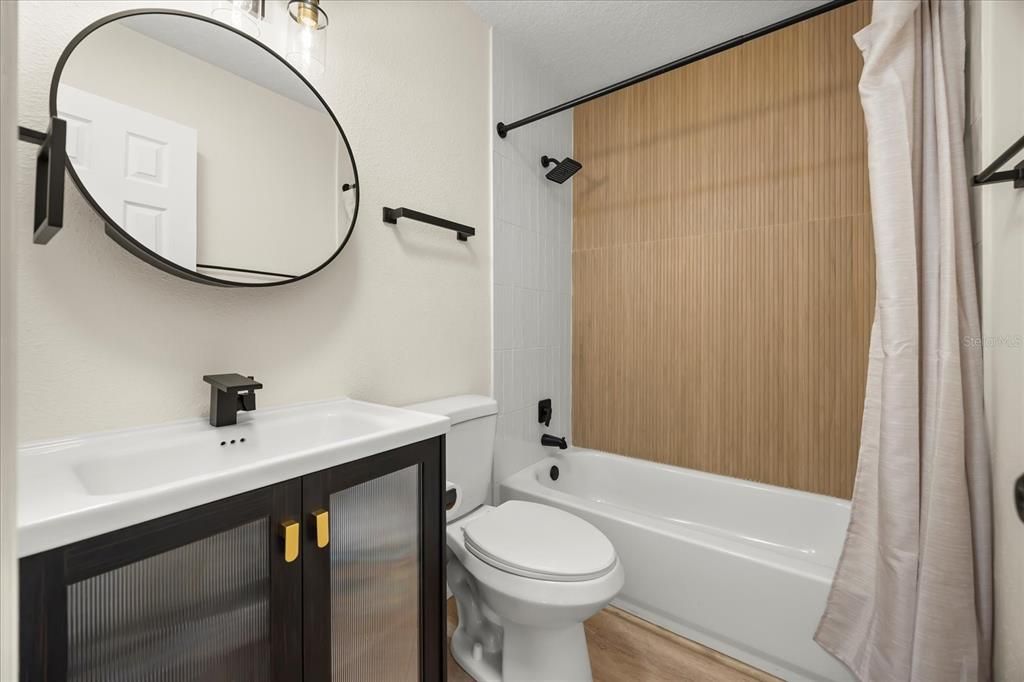 For Sale: $364,999 (4 beds, 2 baths, 1732 Square Feet)