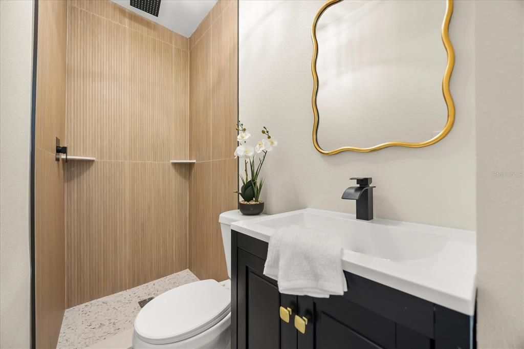 For Sale: $364,999 (4 beds, 2 baths, 1732 Square Feet)