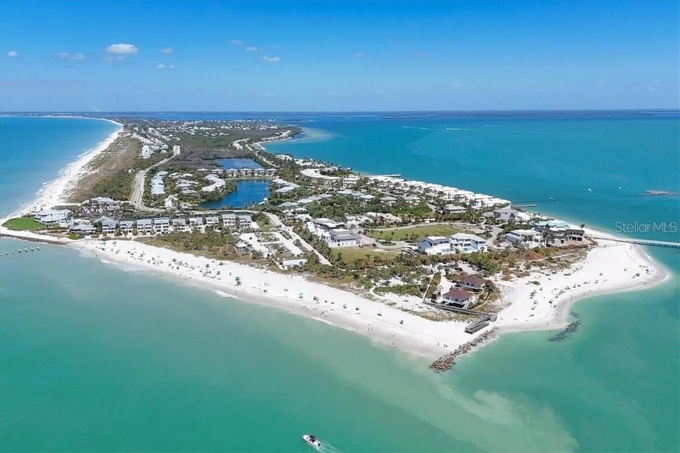 待售: $3,995,000 (0.24 acres)