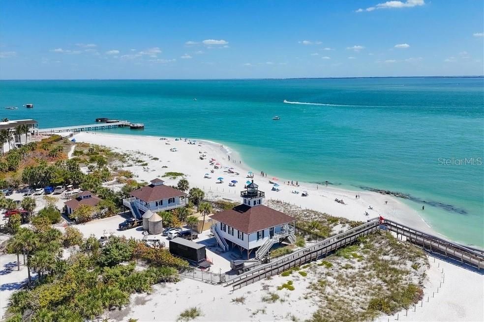 待售: $3,995,000 (0.24 acres)