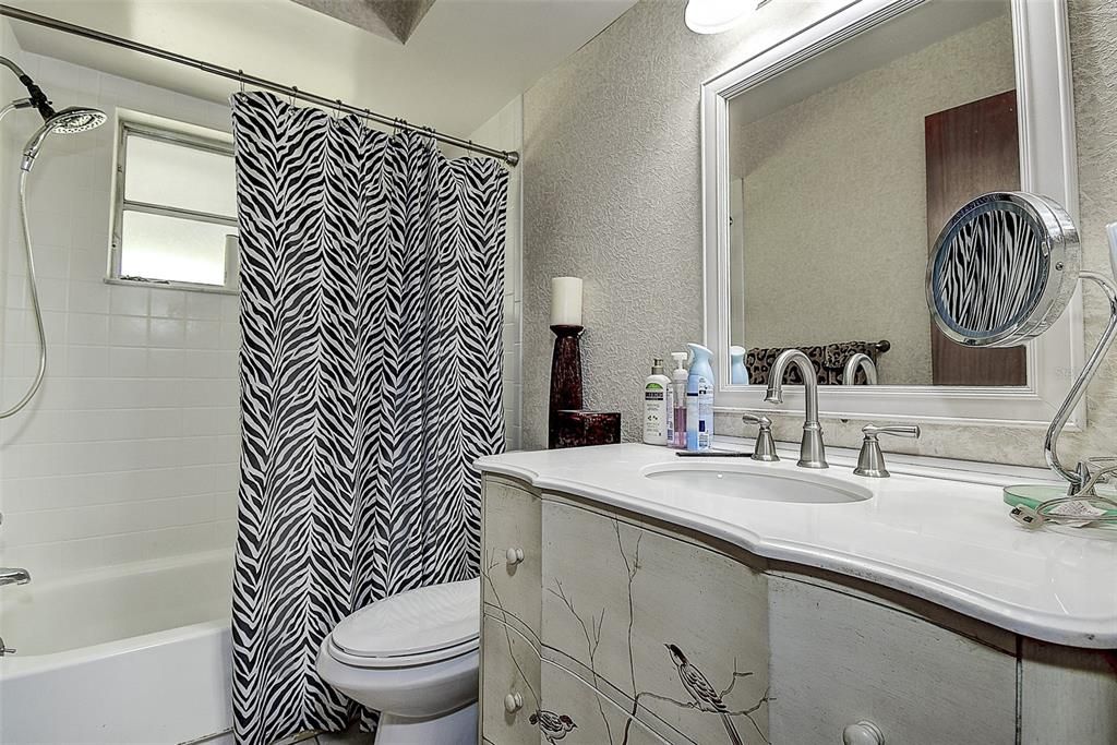 En Venta: $333,000 (2 camas, 2 baños, 1269 Pies cuadrados)