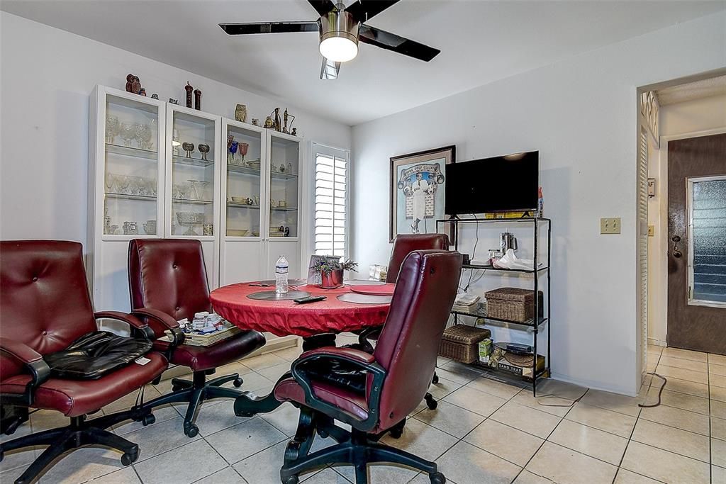 En Venta: $333,000 (2 camas, 2 baños, 1269 Pies cuadrados)