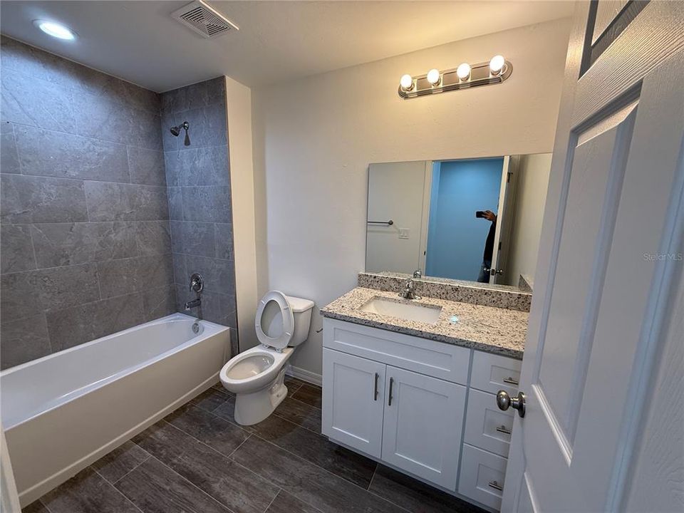 For Rent: $2,100 (4 beds, 2 baths, 1800 Square Feet)