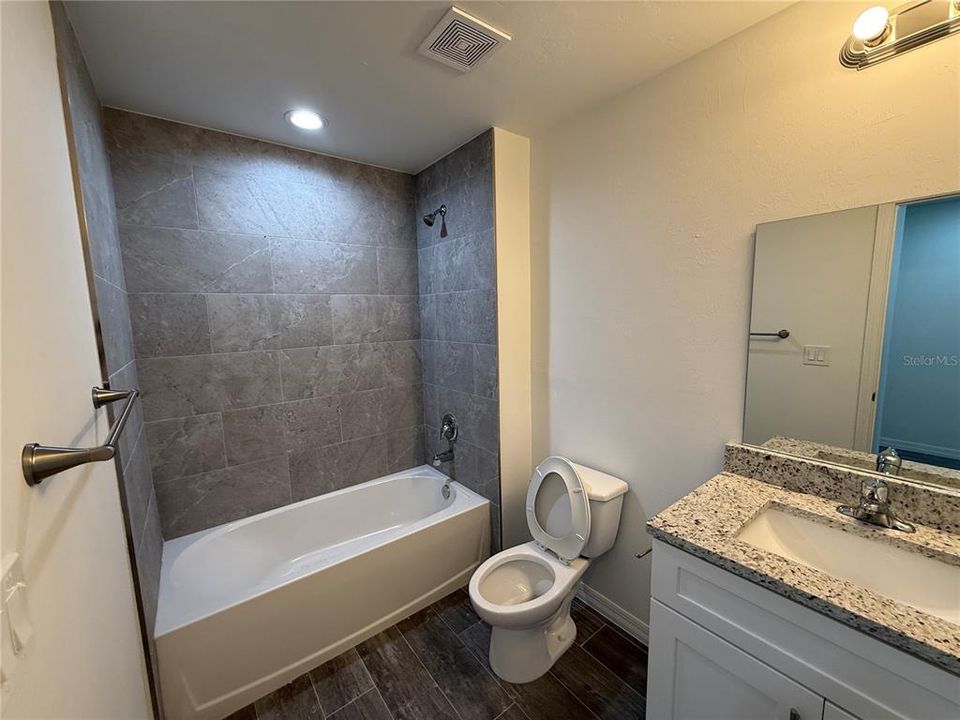 For Rent: $2,100 (4 beds, 2 baths, 1800 Square Feet)