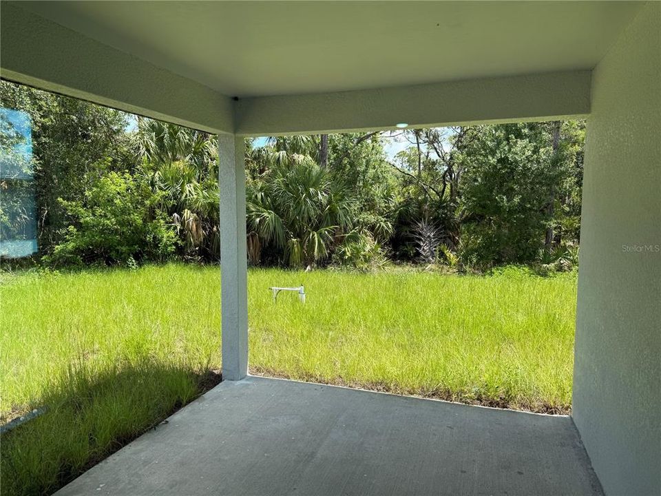 For Rent: $2,100 (4 beds, 2 baths, 1800 Square Feet)