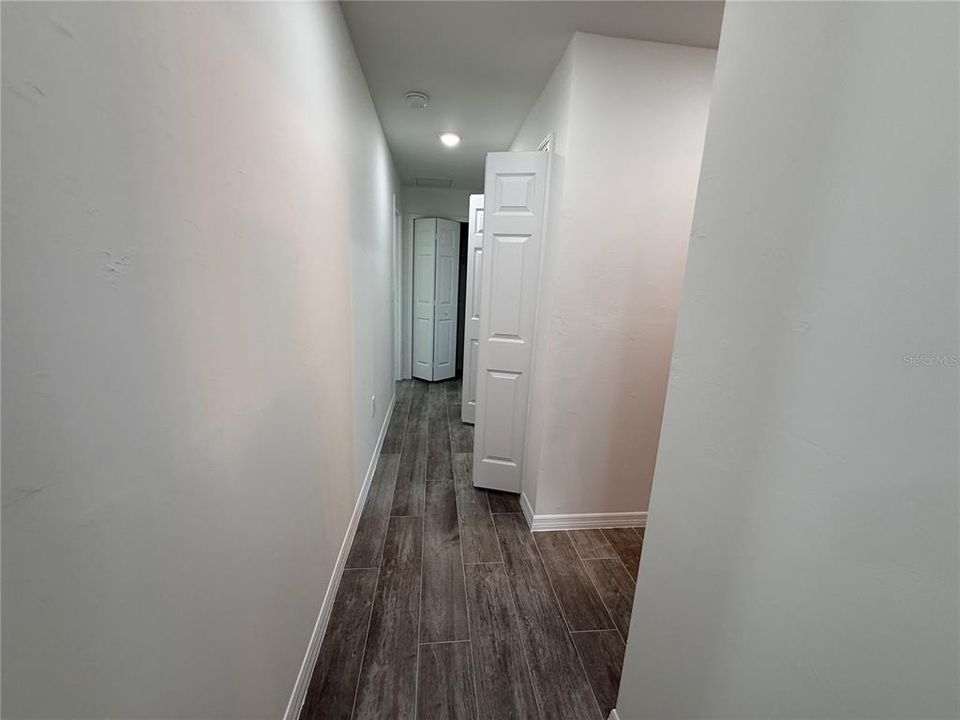 For Rent: $2,100 (4 beds, 2 baths, 1800 Square Feet)