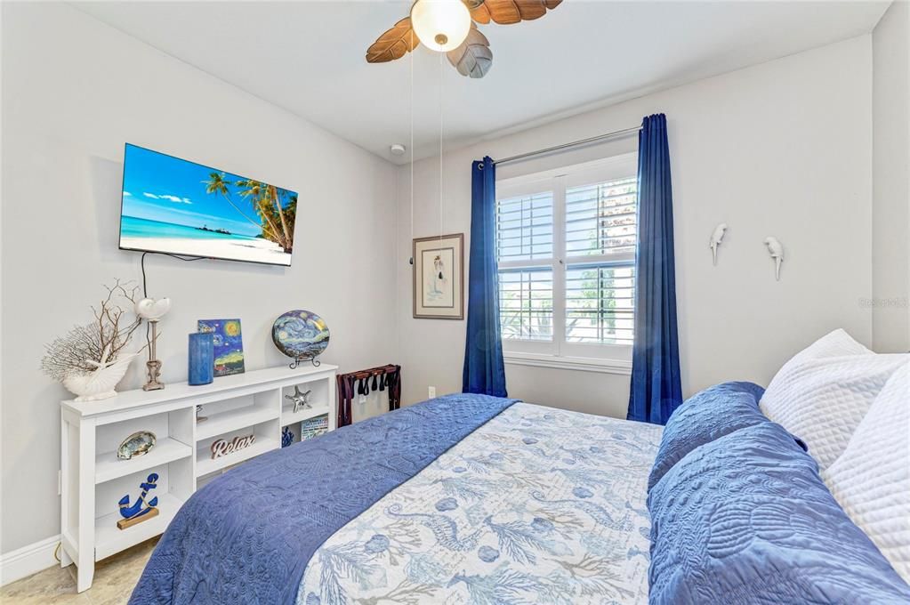 Active With Contract: $525,000 (4 beds, 2 baths, 2036 Square Feet)