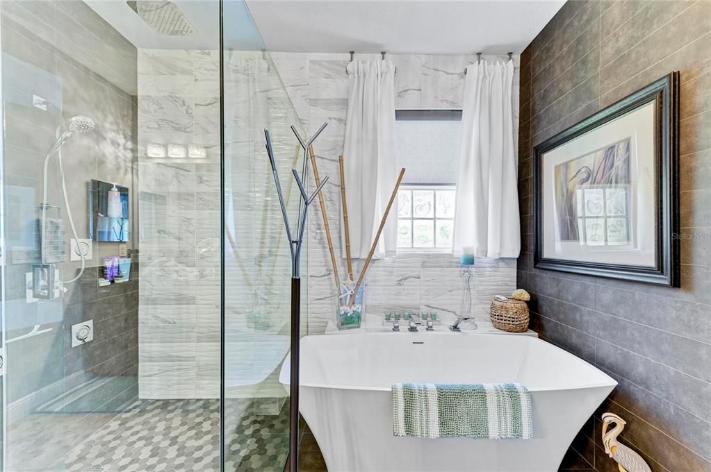 Active With Contract: $525,000 (4 beds, 2 baths, 2036 Square Feet)