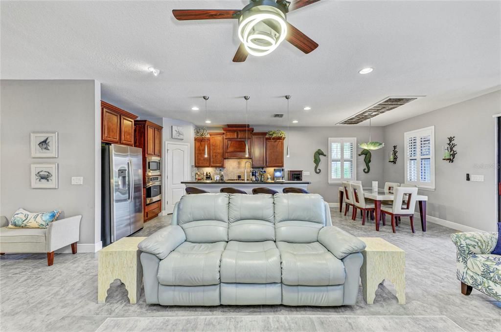 Active With Contract: $525,000 (4 beds, 2 baths, 2036 Square Feet)