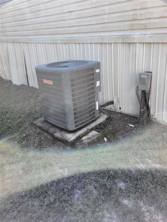 На продажу: $140,000 (3 спален, 2 ванн, 1216 Квадратных фут)