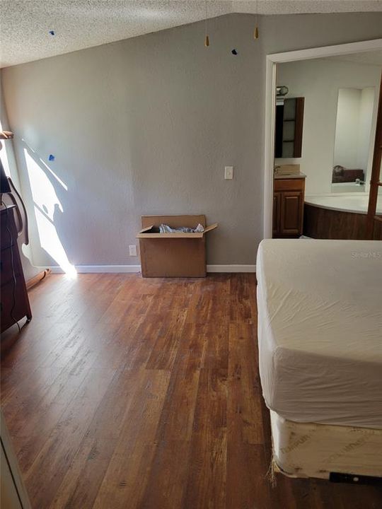 На продажу: $140,000 (3 спален, 2 ванн, 1216 Квадратных фут)