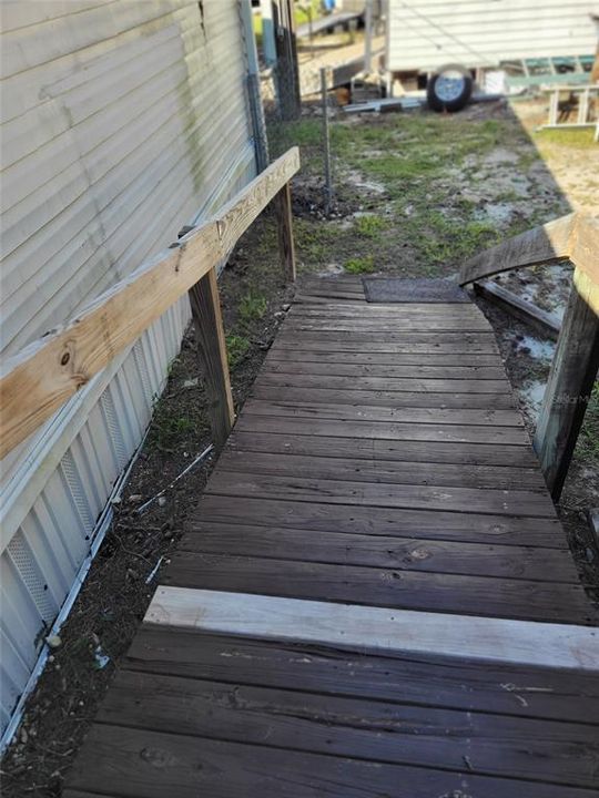 На продажу: $140,000 (3 спален, 2 ванн, 1216 Квадратных фут)