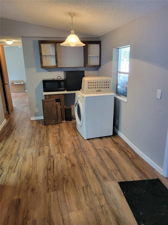 На продажу: $140,000 (3 спален, 2 ванн, 1216 Квадратных фут)