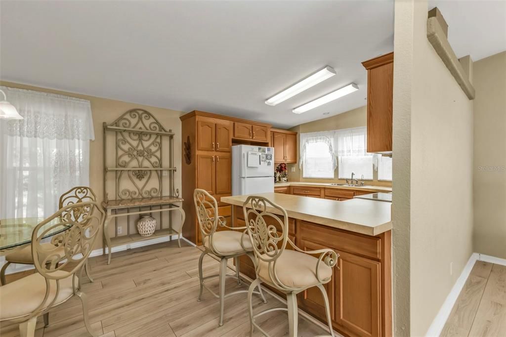 For Sale: $209,900 (2 beds, 2 baths, 1248 Square Feet)