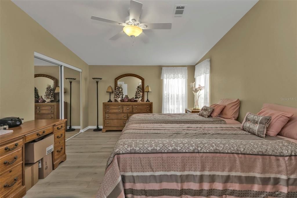 For Sale: $209,900 (2 beds, 2 baths, 1248 Square Feet)