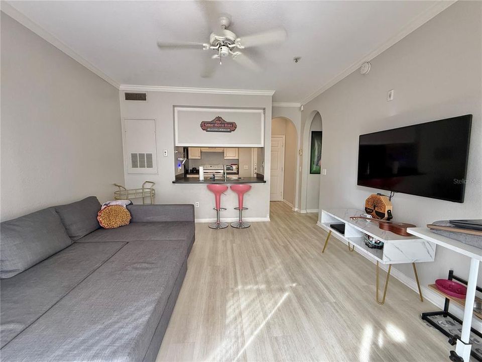 For Sale: $210,000 (1 beds, 1 baths, 535 Square Feet)