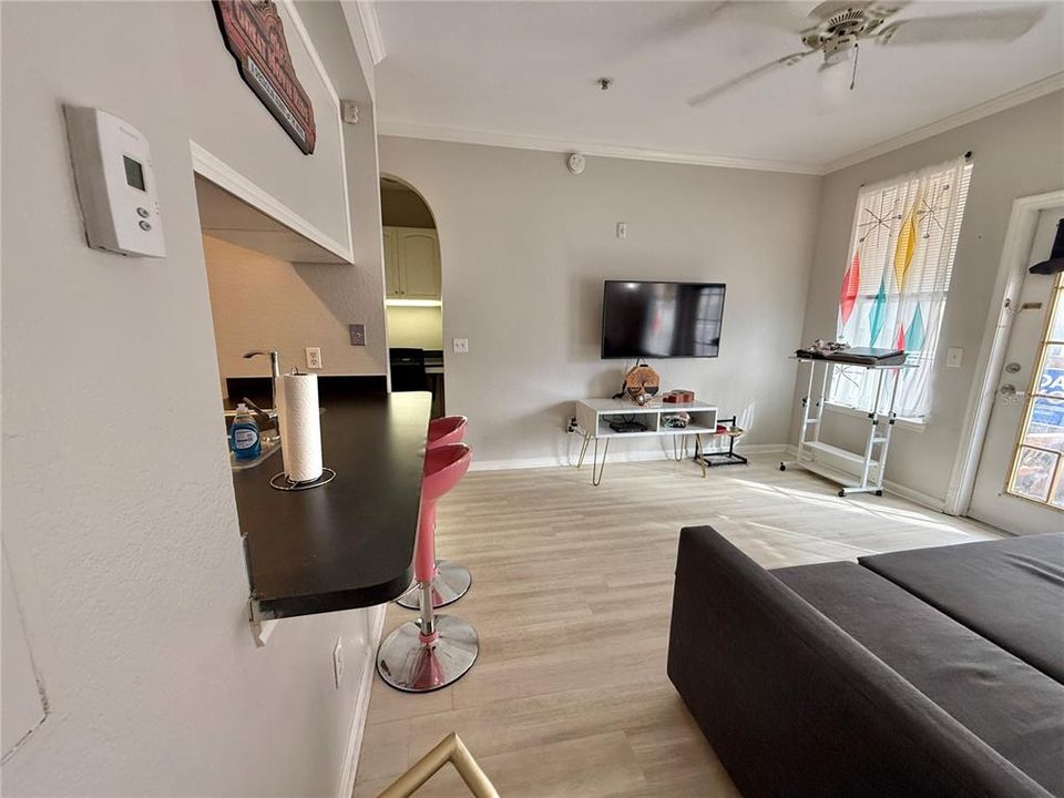 For Sale: $210,000 (1 beds, 1 baths, 535 Square Feet)