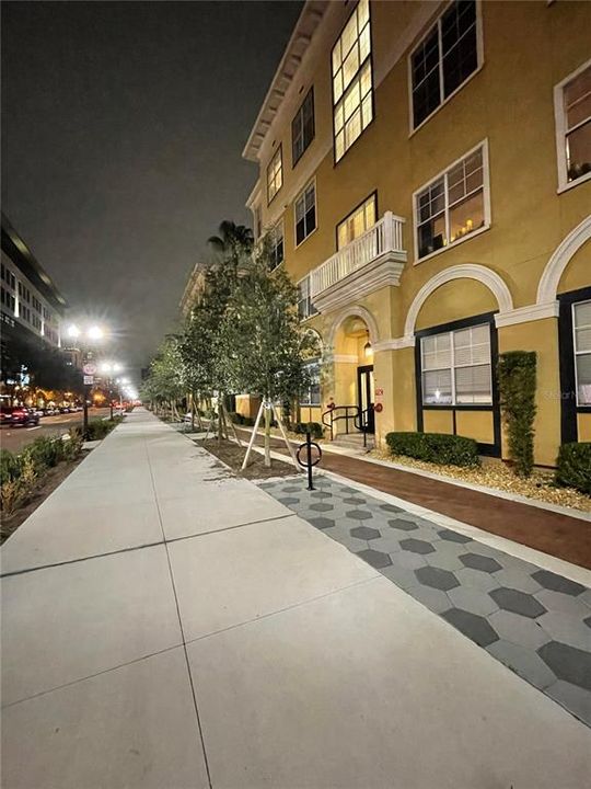 For Sale: $210,000 (1 beds, 1 baths, 535 Square Feet)