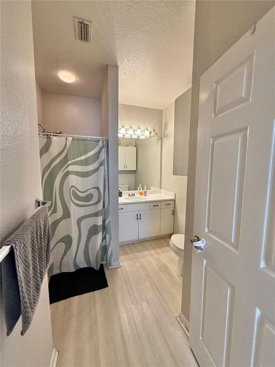 For Sale: $210,000 (1 beds, 1 baths, 535 Square Feet)