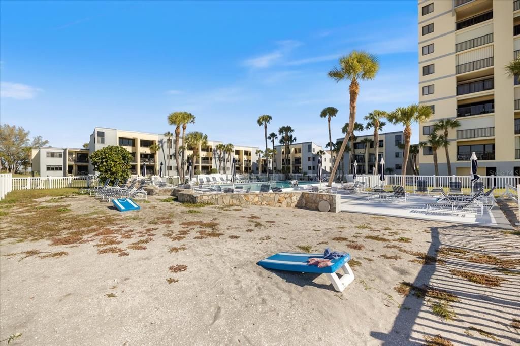 Active With Contract: $560,000 (2 beds, 2 baths, 1332 Square Feet)