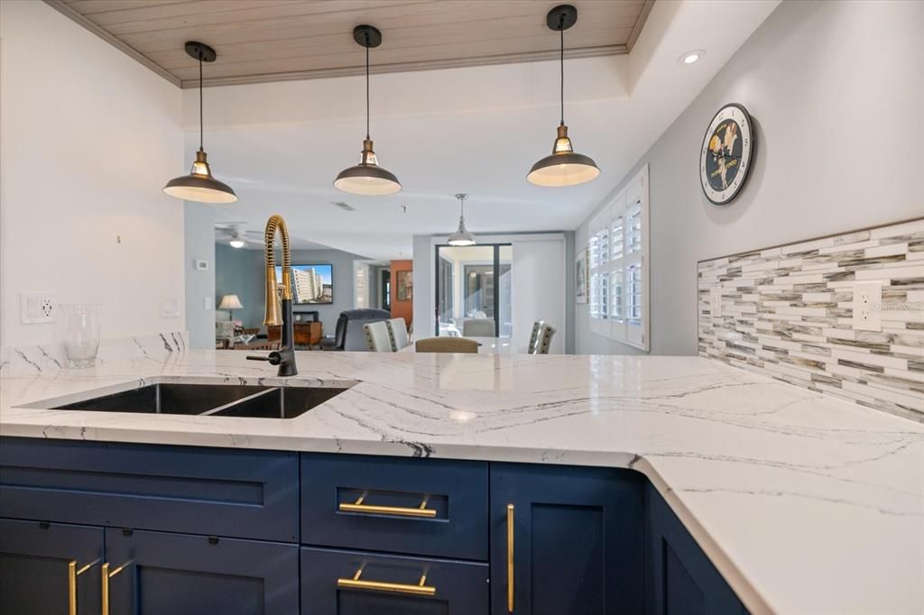 Active With Contract: $560,000 (2 beds, 2 baths, 1332 Square Feet)