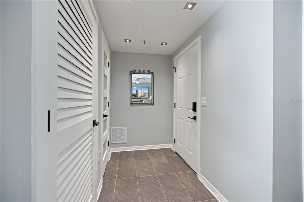 Active With Contract: $560,000 (2 beds, 2 baths, 1332 Square Feet)