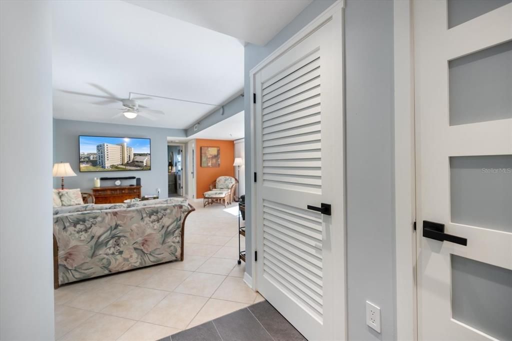 Active With Contract: $560,000 (2 beds, 2 baths, 1332 Square Feet)