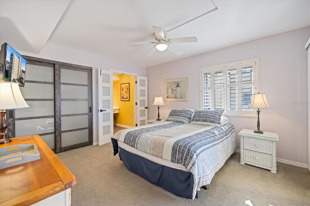 Active With Contract: $560,000 (2 beds, 2 baths, 1332 Square Feet)