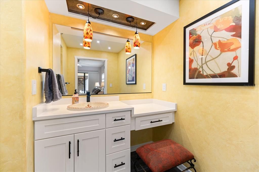 Active With Contract: $560,000 (2 beds, 2 baths, 1332 Square Feet)