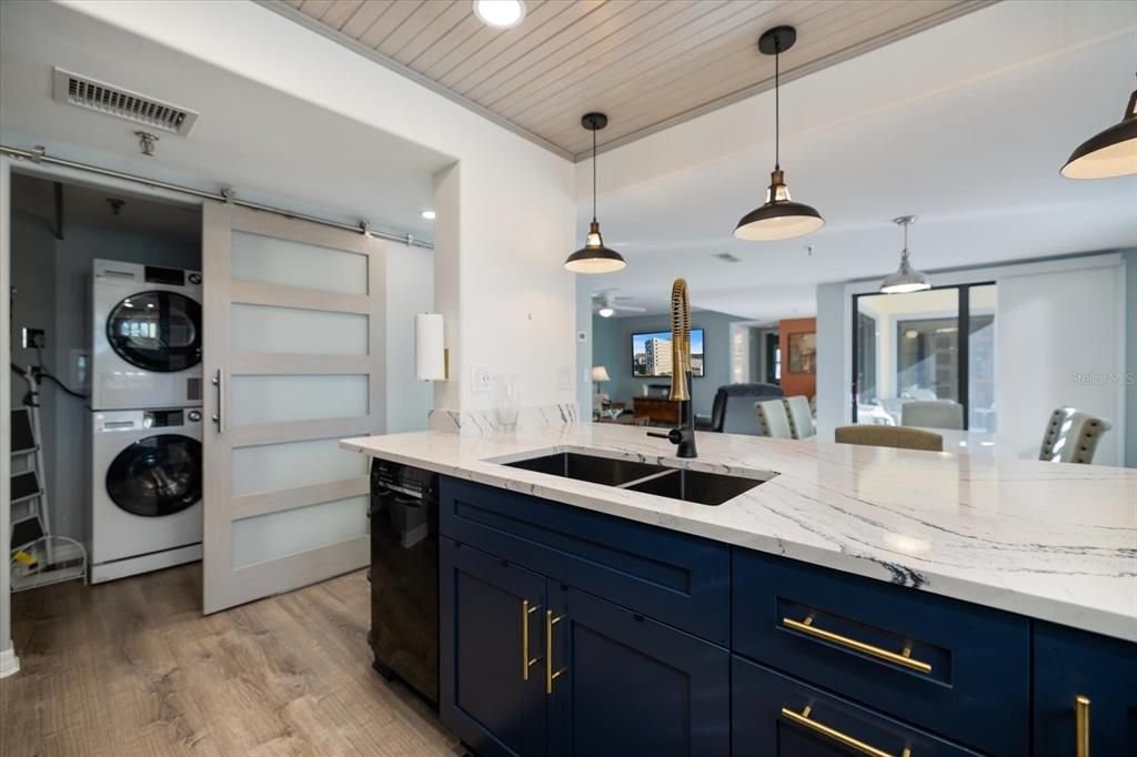 Active With Contract: $560,000 (2 beds, 2 baths, 1332 Square Feet)