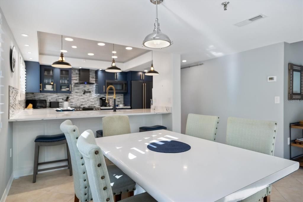 Active With Contract: $560,000 (2 beds, 2 baths, 1332 Square Feet)