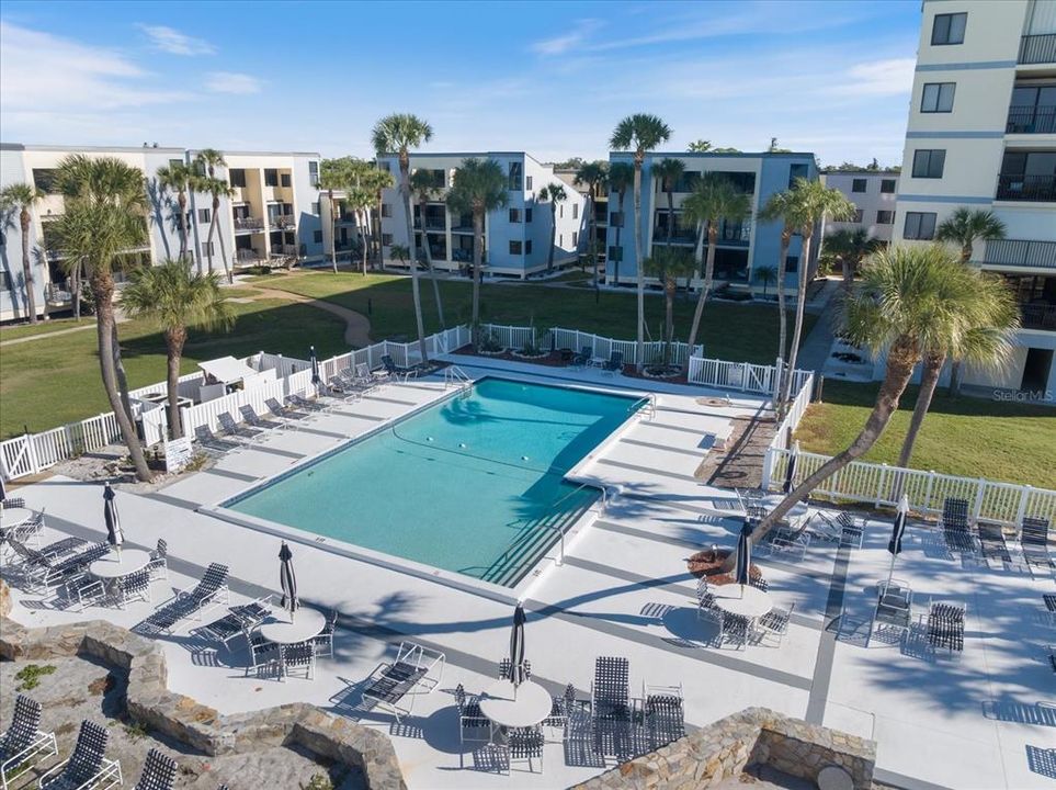 Active With Contract: $560,000 (2 beds, 2 baths, 1332 Square Feet)