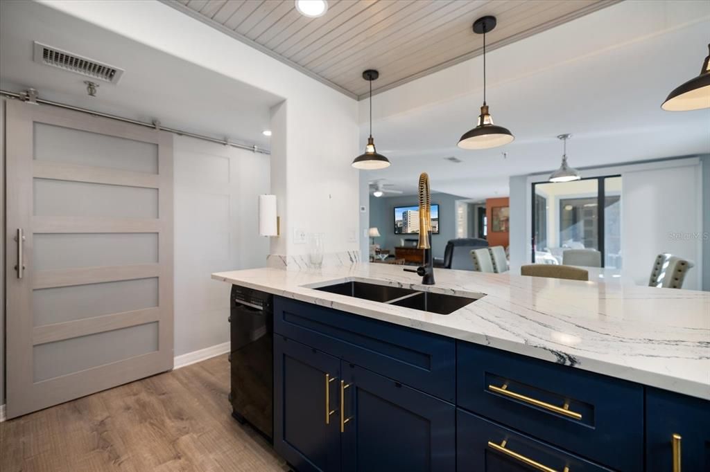 Active With Contract: $560,000 (2 beds, 2 baths, 1332 Square Feet)