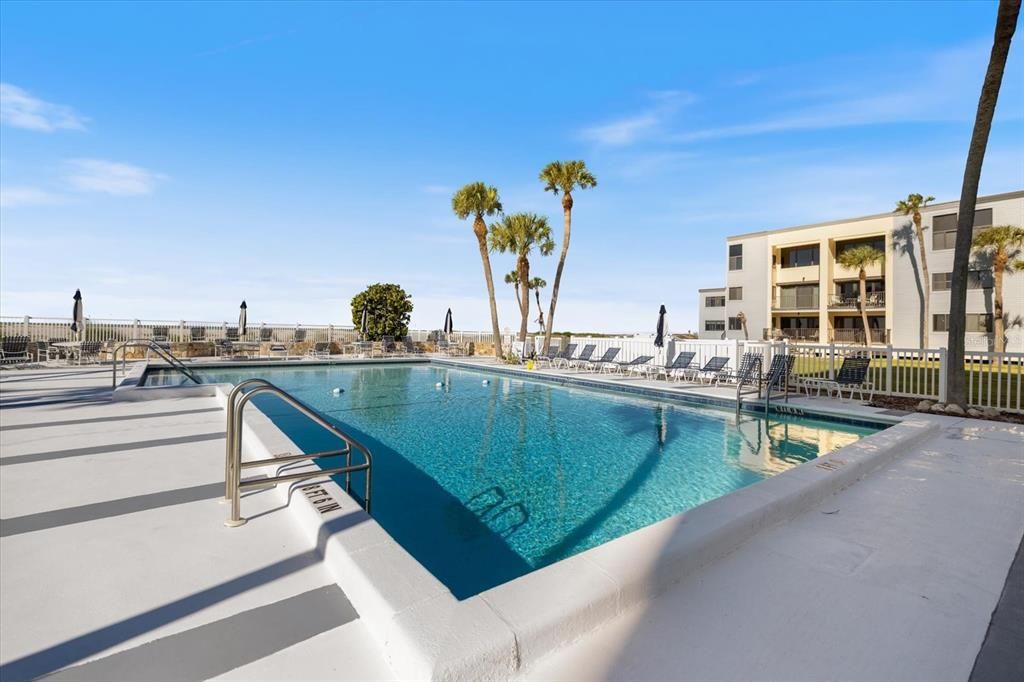 Active With Contract: $560,000 (2 beds, 2 baths, 1332 Square Feet)