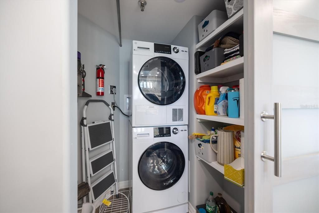 Active With Contract: $560,000 (2 beds, 2 baths, 1332 Square Feet)