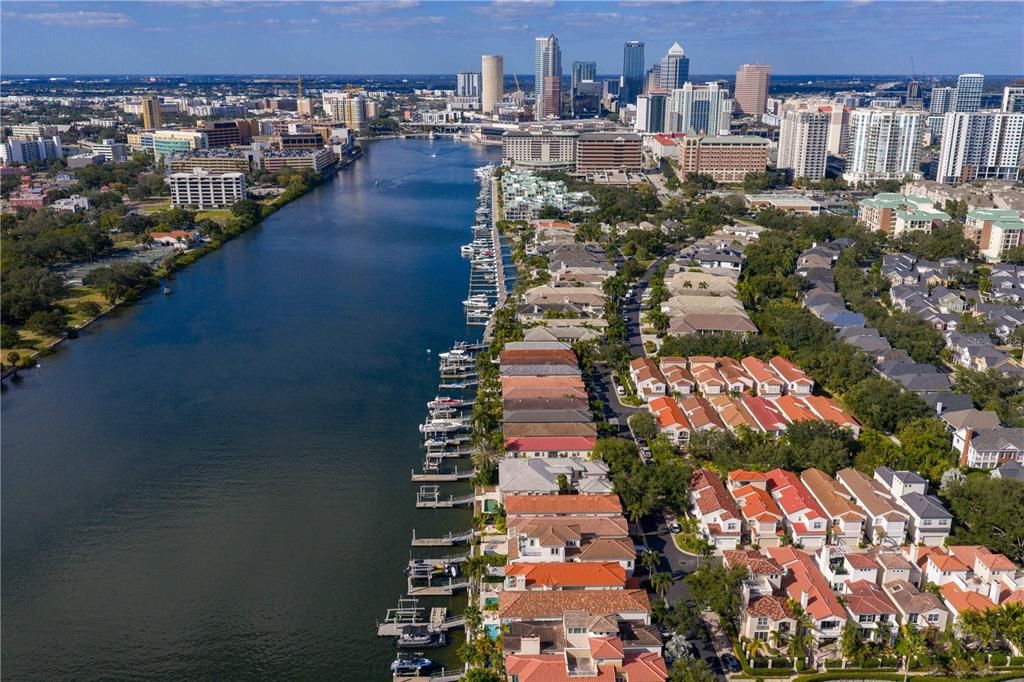 Active With Contract: $3,295,000 (4 beds, 3 baths, 3248 Square Feet)