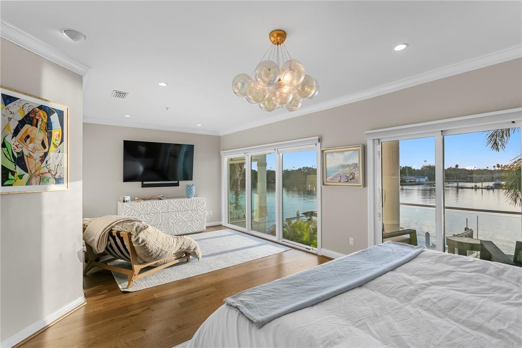 Active With Contract: $3,295,000 (4 beds, 3 baths, 3248 Square Feet)