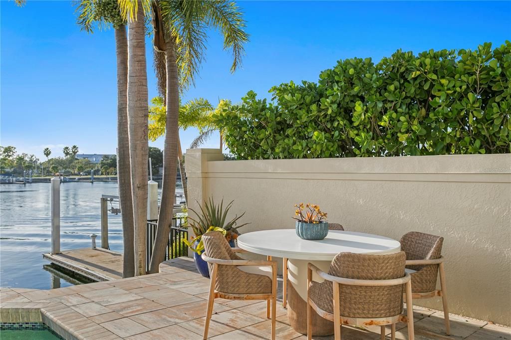 Active With Contract: $3,295,000 (4 beds, 3 baths, 3248 Square Feet)