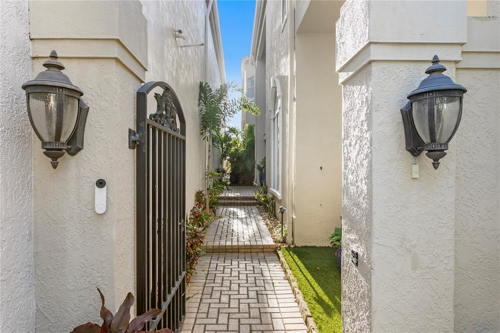 Active With Contract: $3,295,000 (4 beds, 3 baths, 3248 Square Feet)