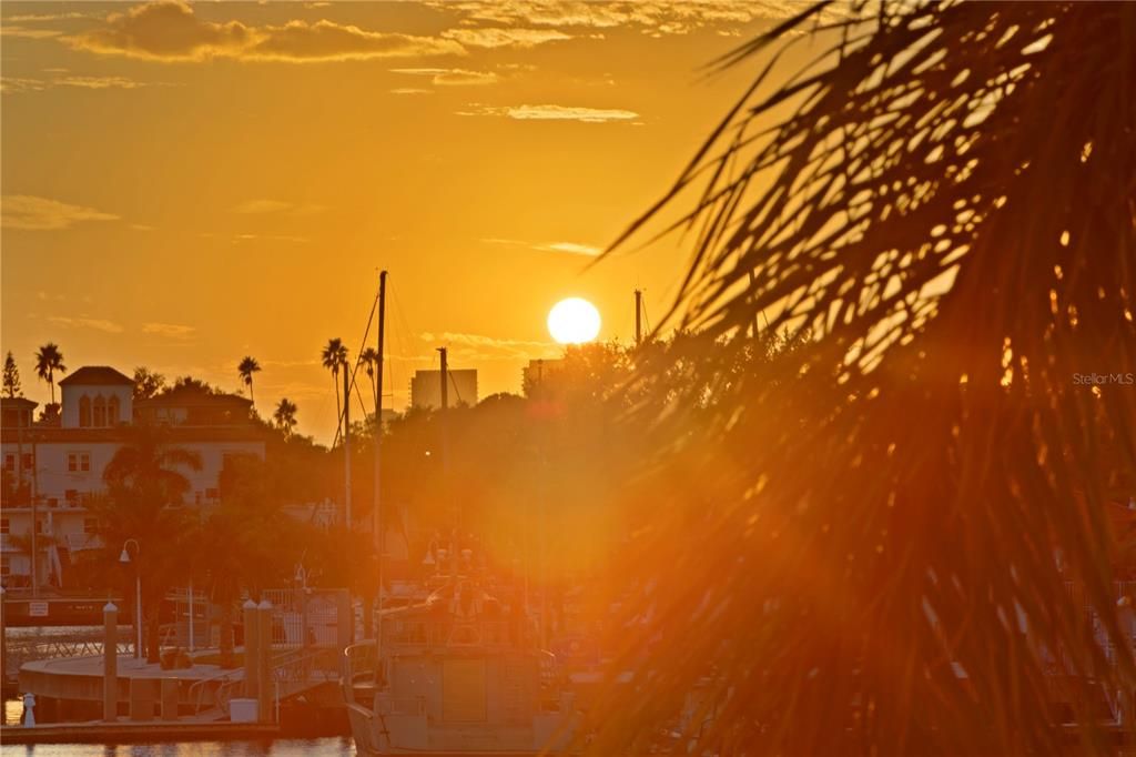 Active With Contract: $3,295,000 (4 beds, 3 baths, 3248 Square Feet)