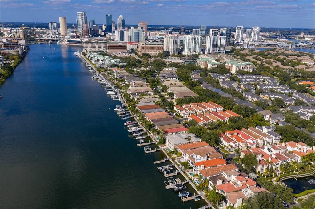 Active With Contract: $3,295,000 (4 beds, 3 baths, 3248 Square Feet)