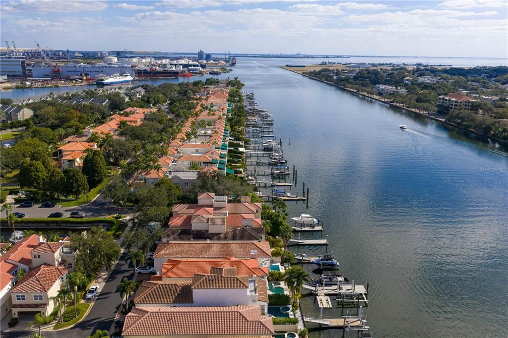 Active With Contract: $3,295,000 (4 beds, 3 baths, 3248 Square Feet)